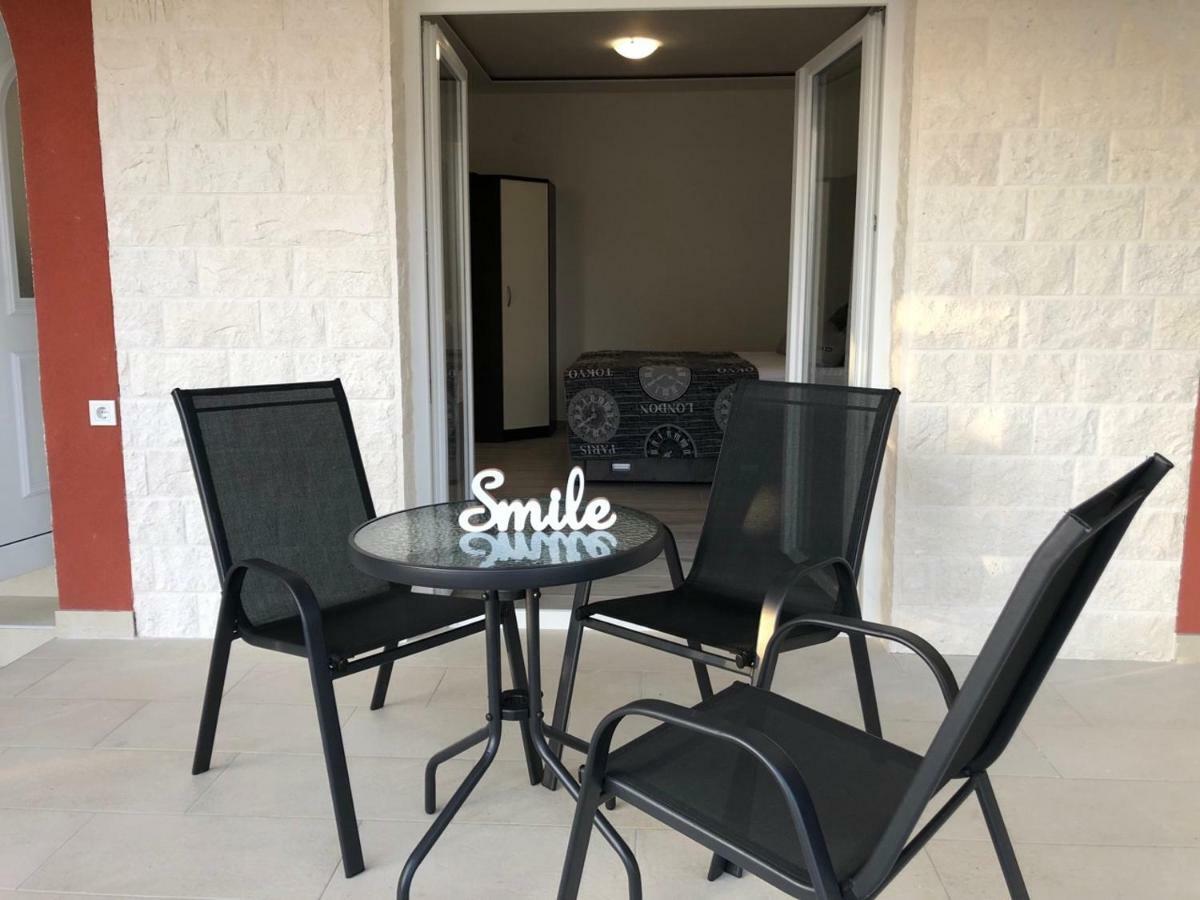 Apartment Jopa Σίμπενικ Εξωτερικό φωτογραφία
