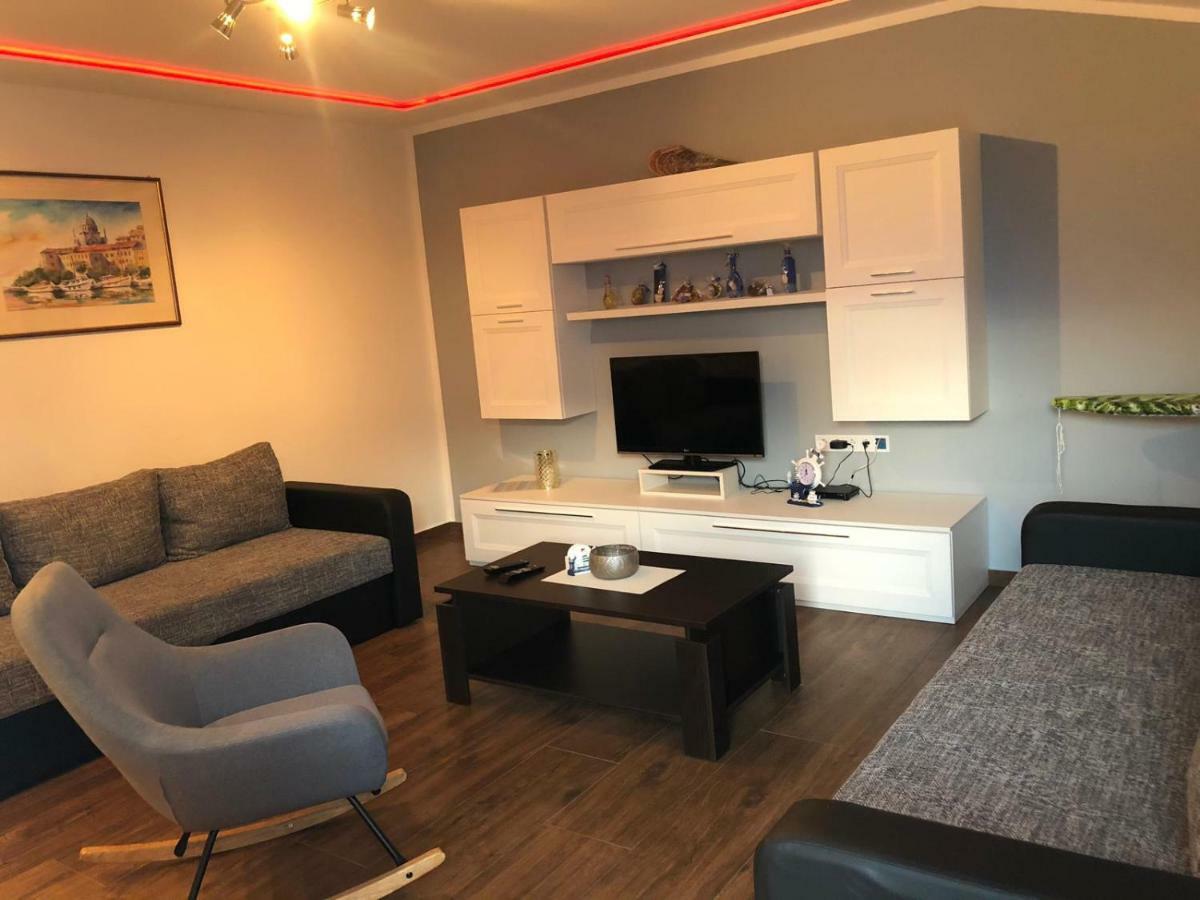 Apartment Jopa Σίμπενικ Εξωτερικό φωτογραφία